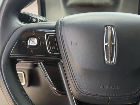Used 2023 Lincoln Aviator AWD image 13