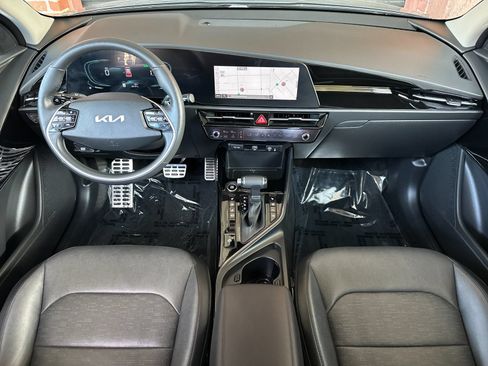 Certified 2023 Kia Niro SX Touring FWD image 18