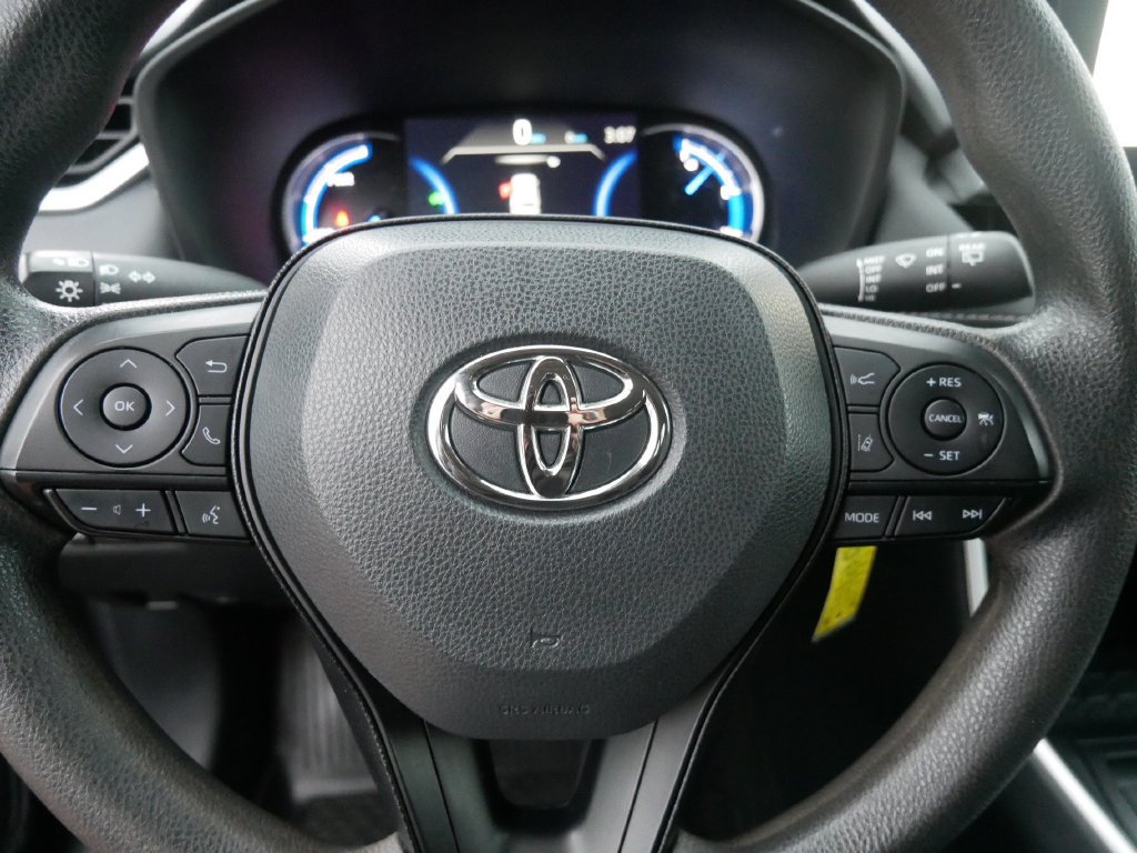Used 2024 Toyota RAV4 LE AWD/4WD image 17