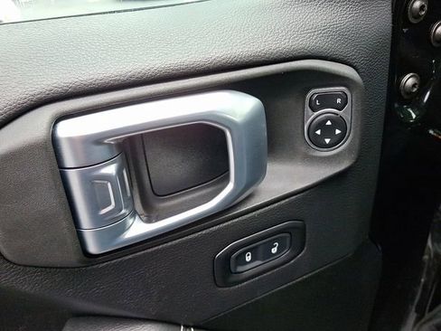 Used 2022 Jeep Gladiator Overland w/ Popular Equipment Package image 15