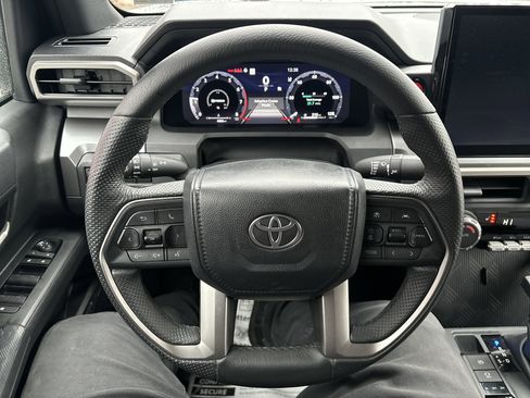 Used 2024 Toyota Tacoma TRD Sport image 17