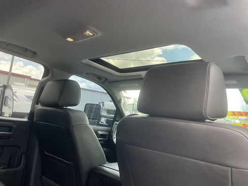 Used 2019 GMC Sierra 2500 Denali w/ Duramax Plus Package AWD/4WD image 18