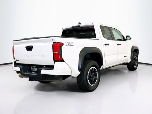 Used 2024 Toyota Tacoma TRD Off-Road image 9