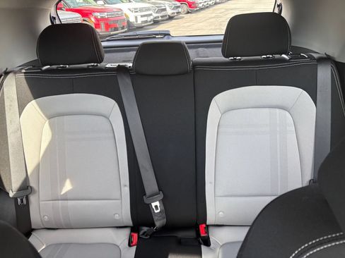 Used 2025 Hyundai Venue SEL FWD image 40