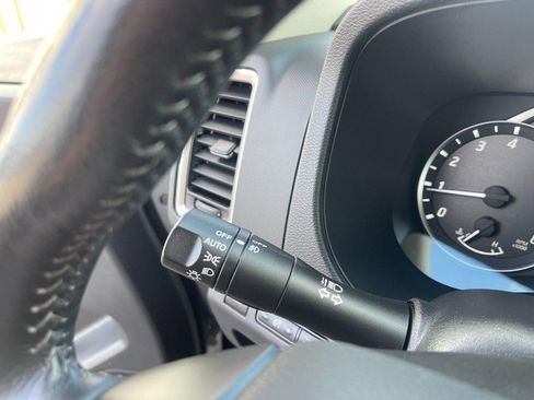 Used 2022 Nissan Frontier SV AWD/4WD image 28