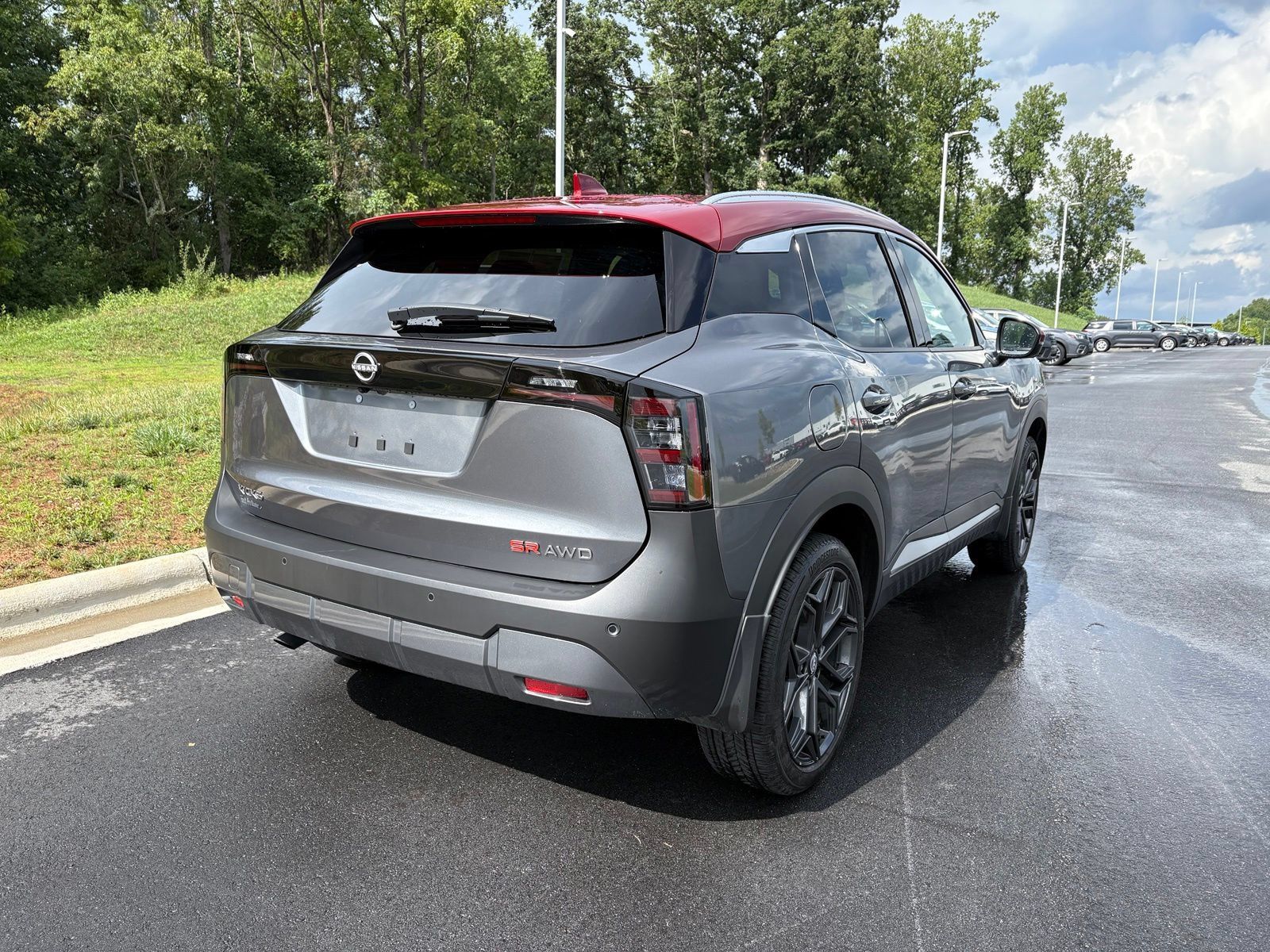 Used 2025 Nissan Kicks SR AWD/4WD image 9