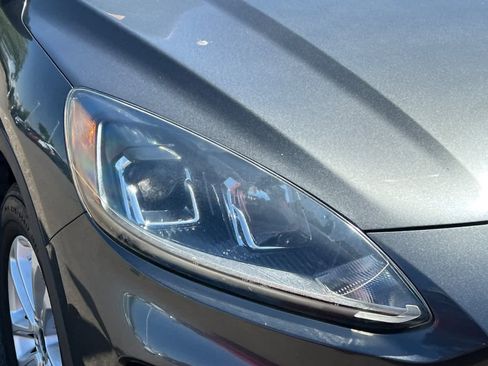 Used 2020 Ford Escape SE image 14