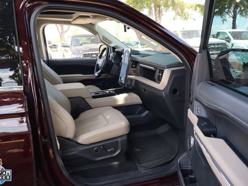 Used 2024 Ford Expedition Max Limited RWD image 32