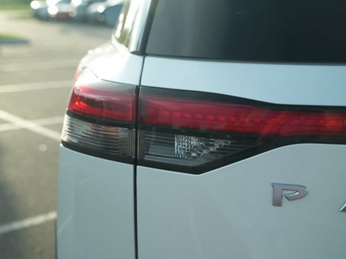 Used 2025 Nissan Pathfinder SL AWD/4WD image 43