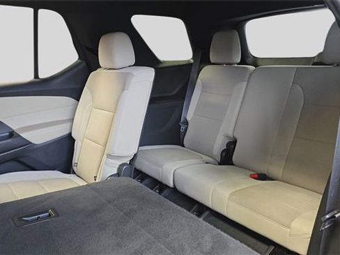 Used 2023 Chevrolet Traverse LS w/ Safety Package image 18