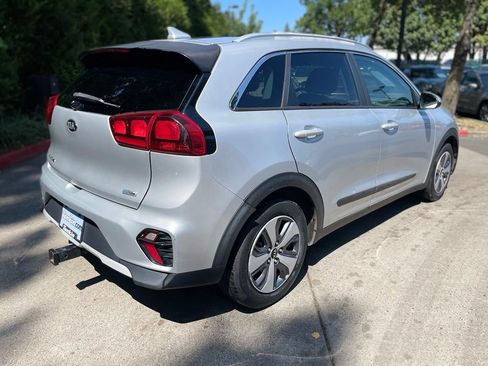 Used 2020 Kia Niro LX FWD image 4