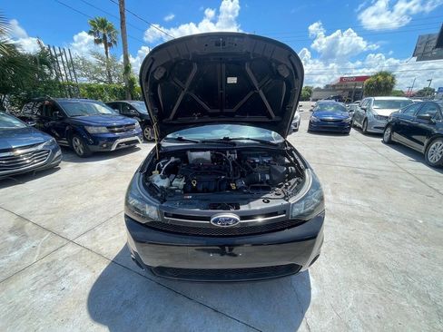 Used 2011 Ford Focus SES FWD image 15