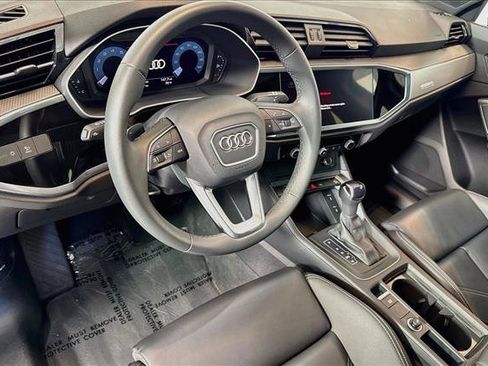Used 2025 Audi Q3 2.0T Premium w/ Black Optic Sport Package AWD/4WD image 9