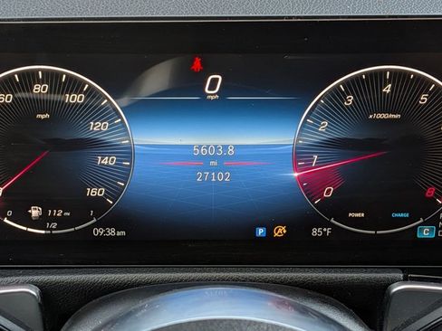 Used 2024 Mercedes-Benz GLB 250 4MATIC image 11