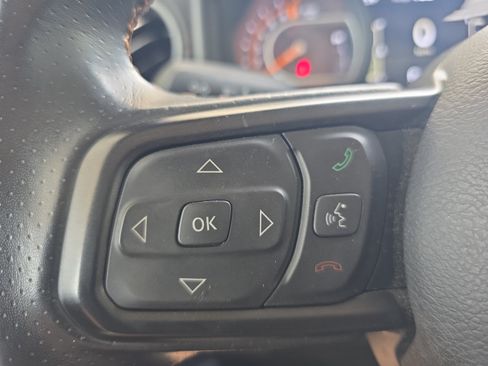 Used 2025 Jeep Gladiator Mojave AWD/4WD image 23
