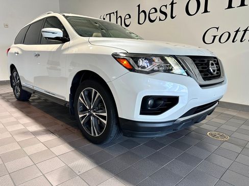 Used 2019 Nissan Pathfinder Platinum AWD/4WD image 1