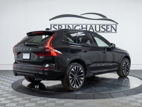 Used 2026 Volvo XC60 B5 Ultra w/ Protection Package Premier image 5