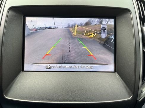 Used 2020 Ford Edge SE image 28