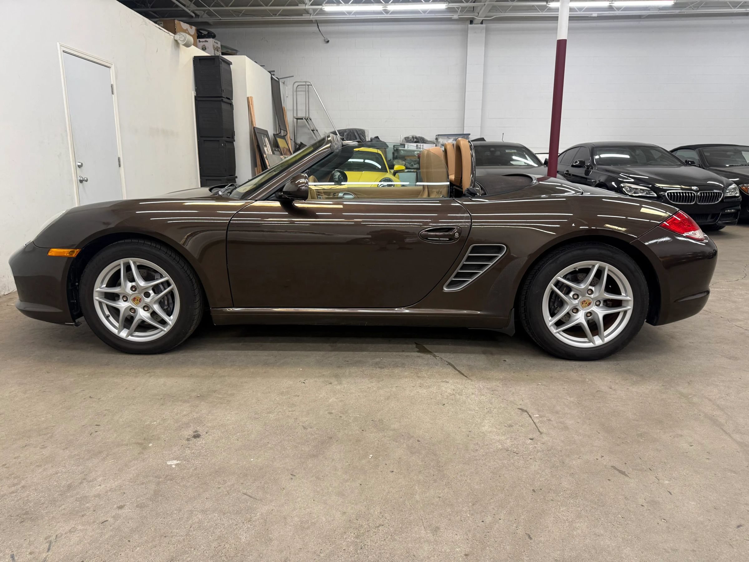 Used 2010 Porsche Boxster RWD image 3