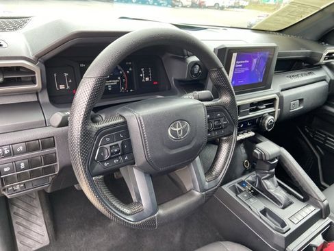 Used 2024 Toyota Tacoma SR image 31