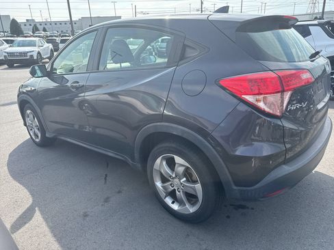 Used 2018 Honda HR-V LX image 8