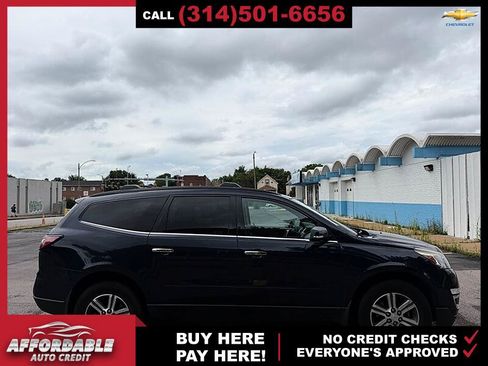 Used 2017 Chevrolet Traverse LT FWD image 6