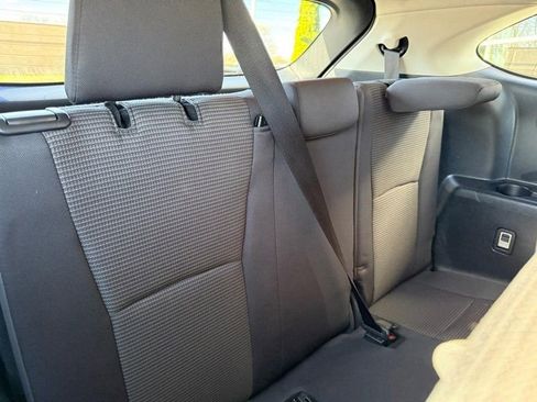 Used 2024 Toyota Highlander LE image 13