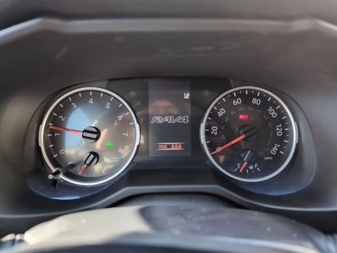 Used 2021 Toyota RAV4 XLE image 15