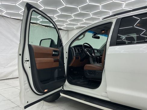 Used 2016 Toyota Sequoia Platinum AWD/4WD image 16