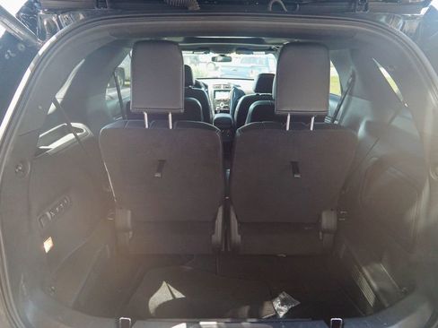 Used 2017 Ford Explorer Limited w/ Equipment Group 301A AWD/4WD image 12
