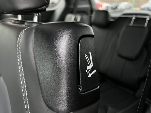 New 2026 Chrysler Pacifica Select image 35