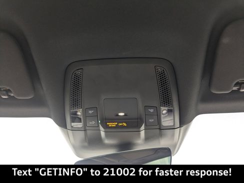 Used 2022 Porsche Taycan image 27