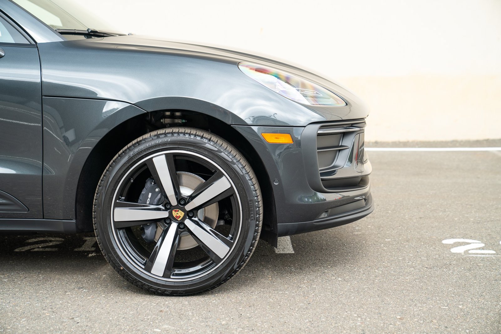Certified 2026 Porsche Macan AWD/4WD image 9