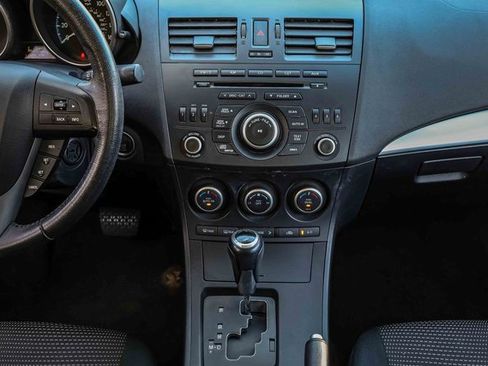 Used 2013 MAZDA MAZDA3 i Touring image 10