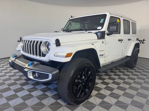 Used 2024 Jeep Wrangler Unlimited Sahara w/ Technology Group AWD/4WD image 1