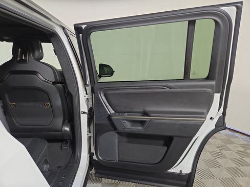 Used 2025 Rivian R1S Adventure AWD/4WD image 19