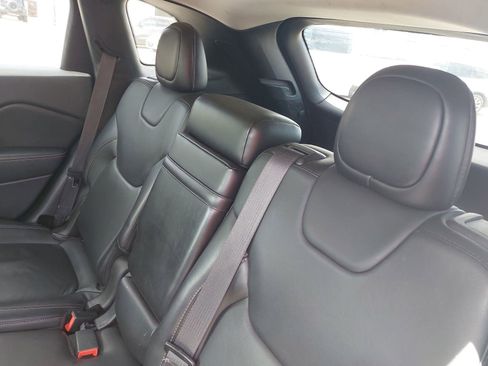 Used 2016 Jeep Cherokee Limited FWD image 14