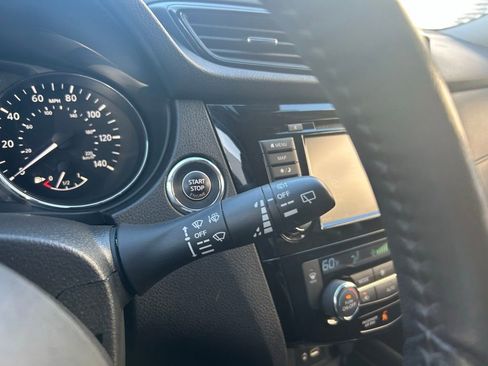 Used 2020 Nissan Rogue SV w/ Sun & Sound Touring Package image 22