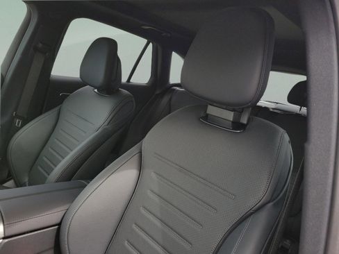 Used 2026 Mercedes-Benz GLC 300 image 17