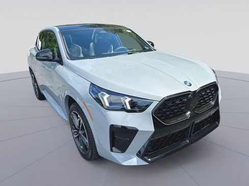 New 2026 BMW X2 xDrive28i w/ Technology Package AWD/4WD image 3