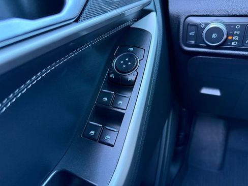 Used 2022 Ford Explorer XLT w/ Equipment Group 202A image 20