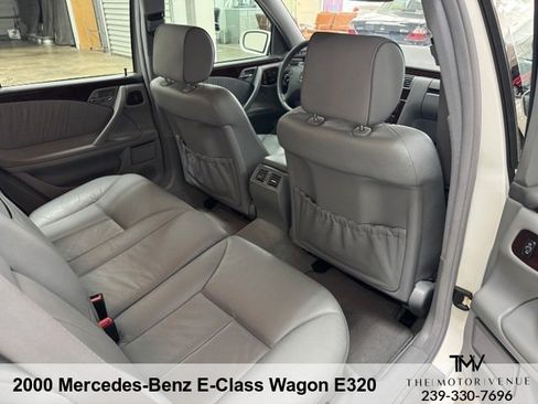 Used 2000 Mercedes-Benz E 320 4MATIC Wagon image 27