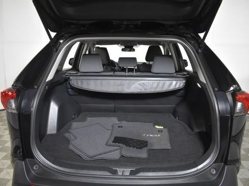 Used 2025 Toyota RAV4 XLE FWD image 29