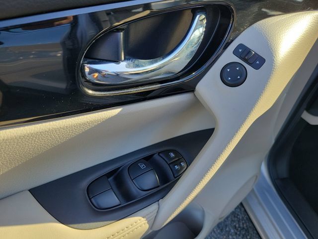Used 2020 Nissan Rogue Sport SV AWD/4WD image 22
