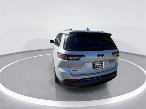 New 2025 Jeep Grand Cherokee L Altitude image 7