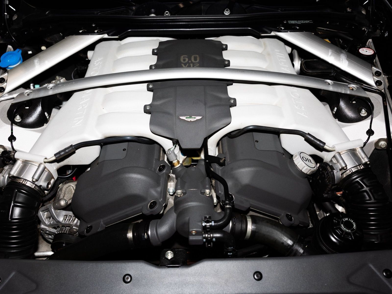 Used 2011 Aston Martin Rapide RWD image 32