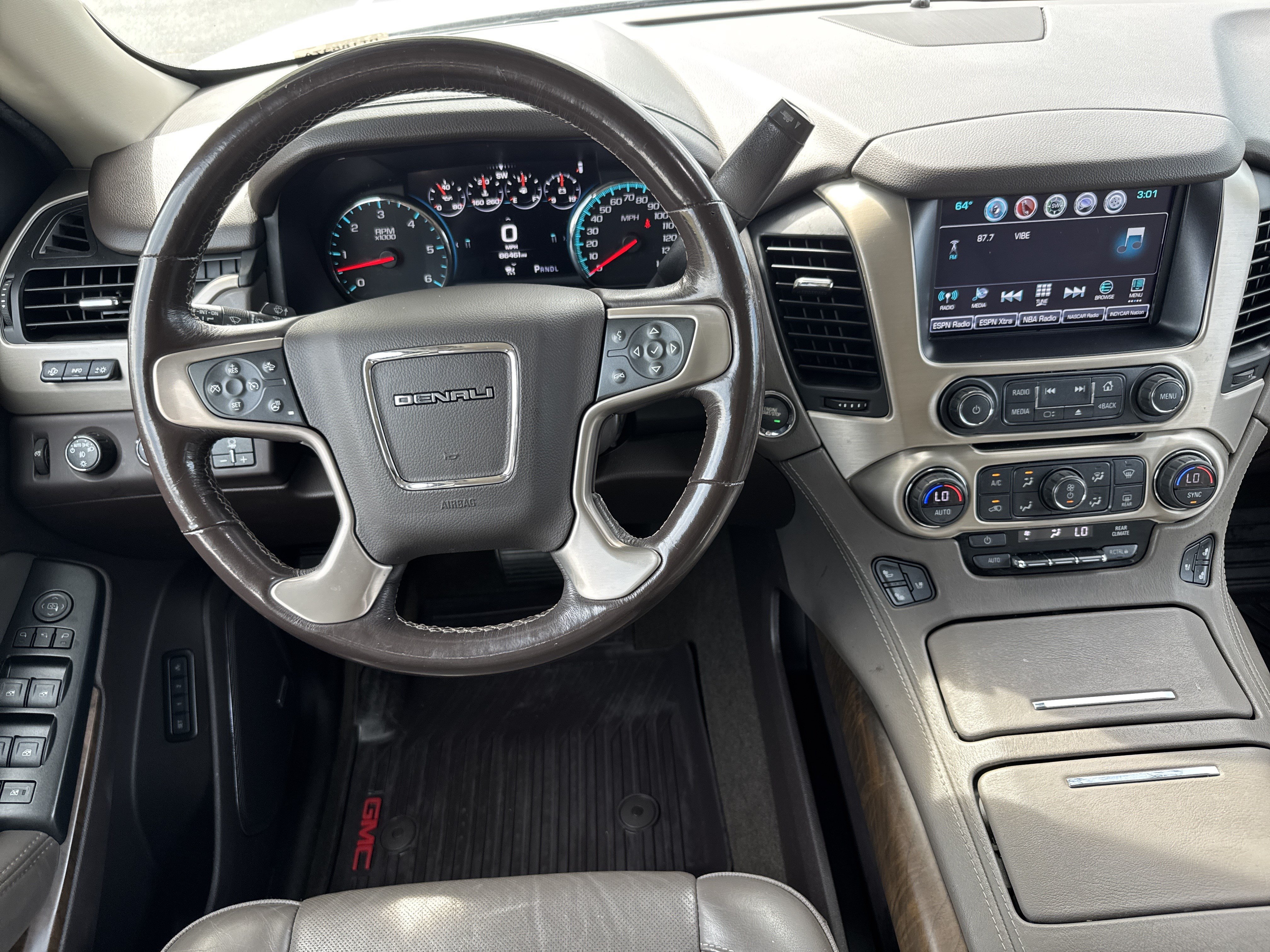 Used 2018 GMC Yukon XL Denali w/ Open Road Package AWD/4WD image 19