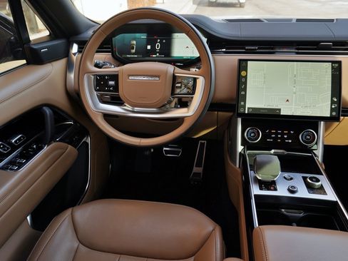 Used 2023 Land Rover Range Rover SE image 15