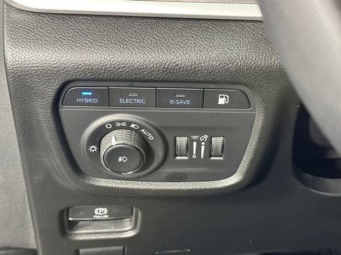 Used 2022 Jeep Grand Cherokee Limited 4xe w/ Luxury Tech Group II image 19