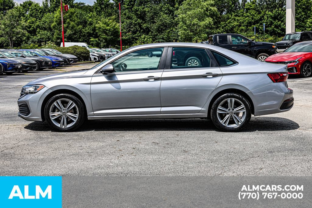 Used 2024 Volkswagen Jetta SE FWD image 8